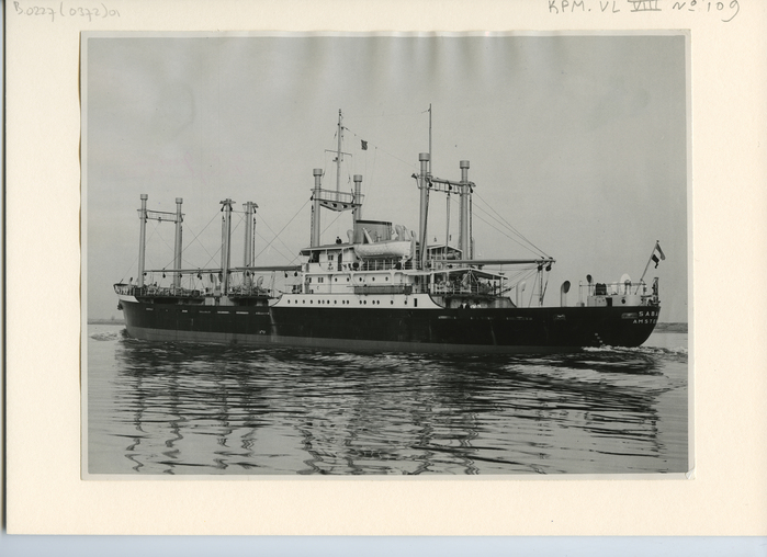 Foto van het ms. 'Sabang' varend op de Nieuwe Waterweg tijdens de proefvaart.